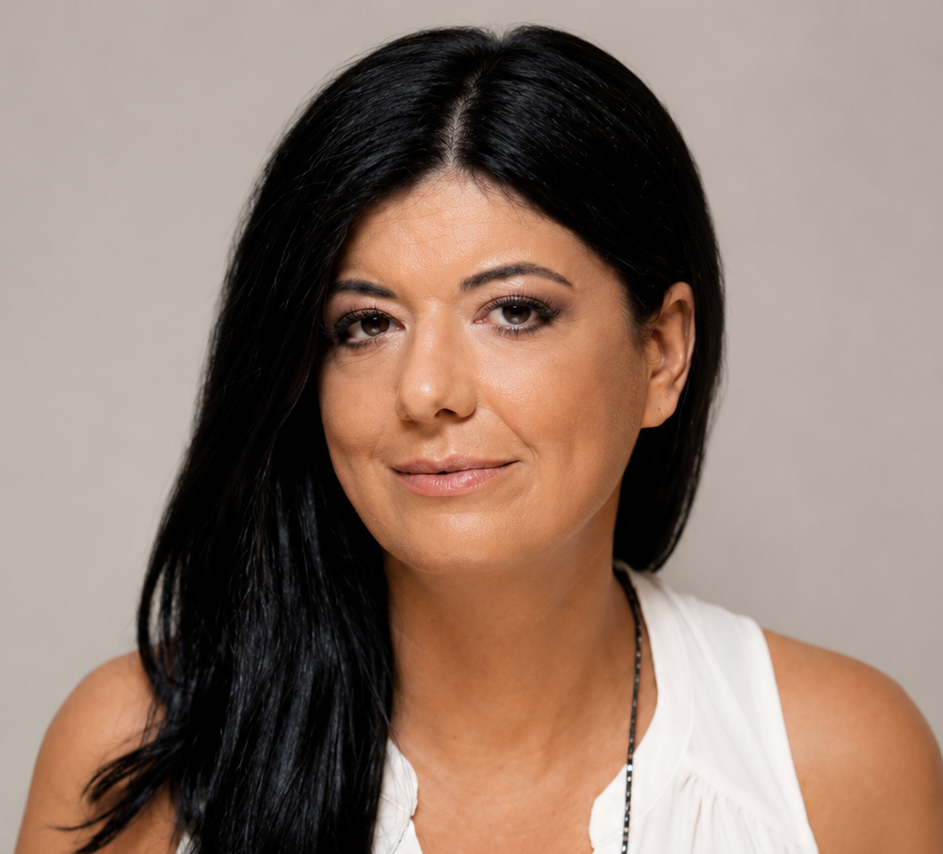 JULIE KOUROUVANIS